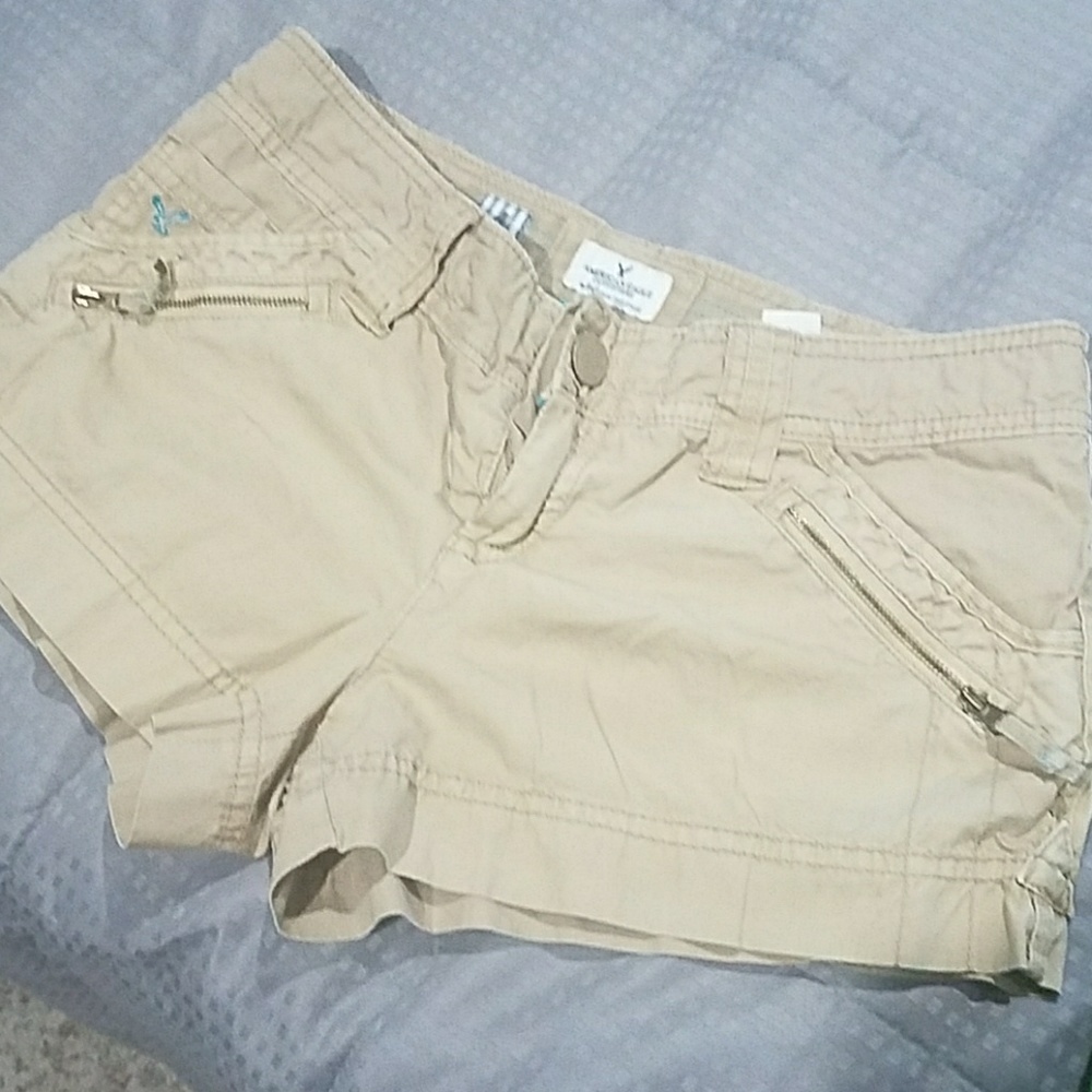 American eagle khaki shorts